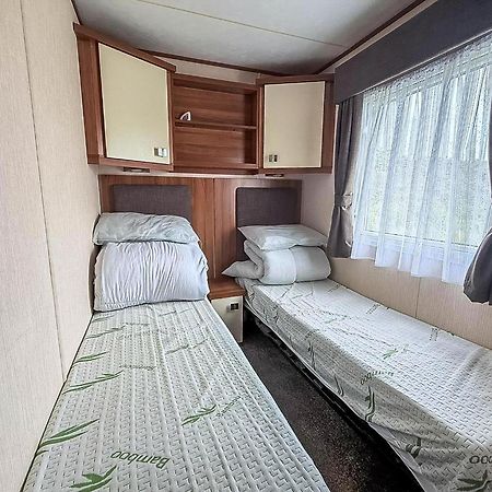 Lovely 8 Berth Caravan At Sunnydale In Lincolnshire Ref 35239S Лаут Екстер'єр фото