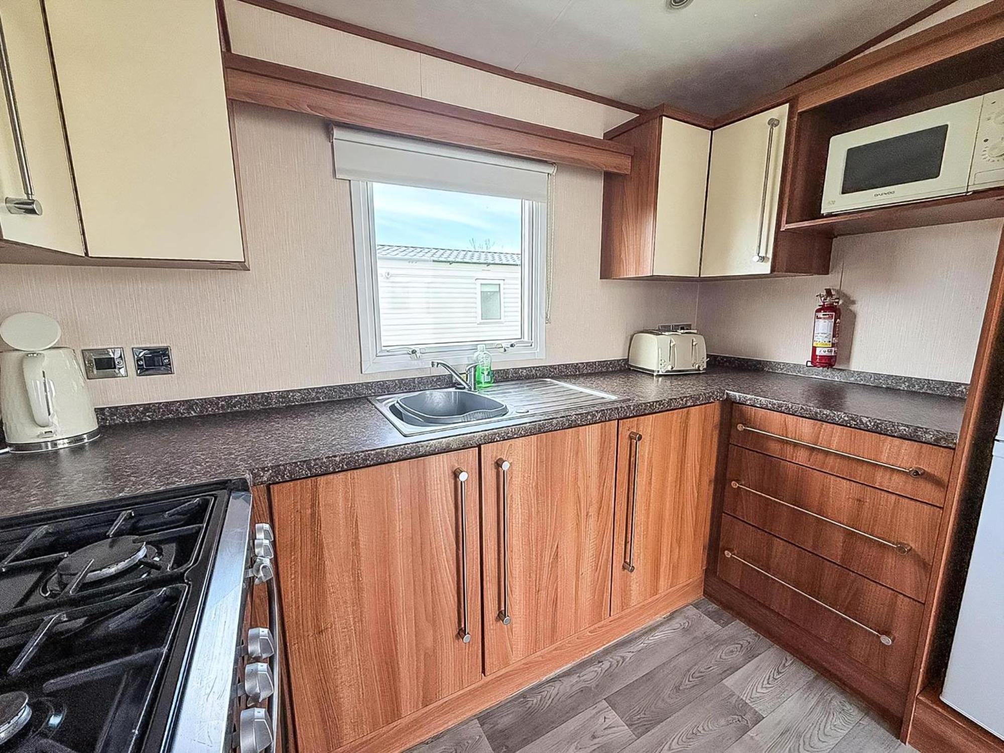 Lovely 8 Berth Caravan At Sunnydale In Lincolnshire Ref 35239S Лаут Екстер'єр фото